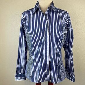 Liz Claiborne LizSport Button Down Shirt Size S EUC